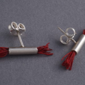 Earings with thread