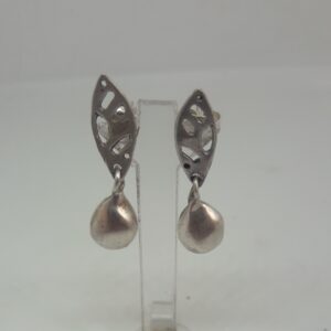 Earings with drop balls