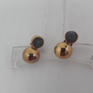 Gold plated earring with chalcedony