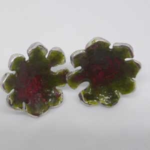 Earring with green  and red warm enamel.